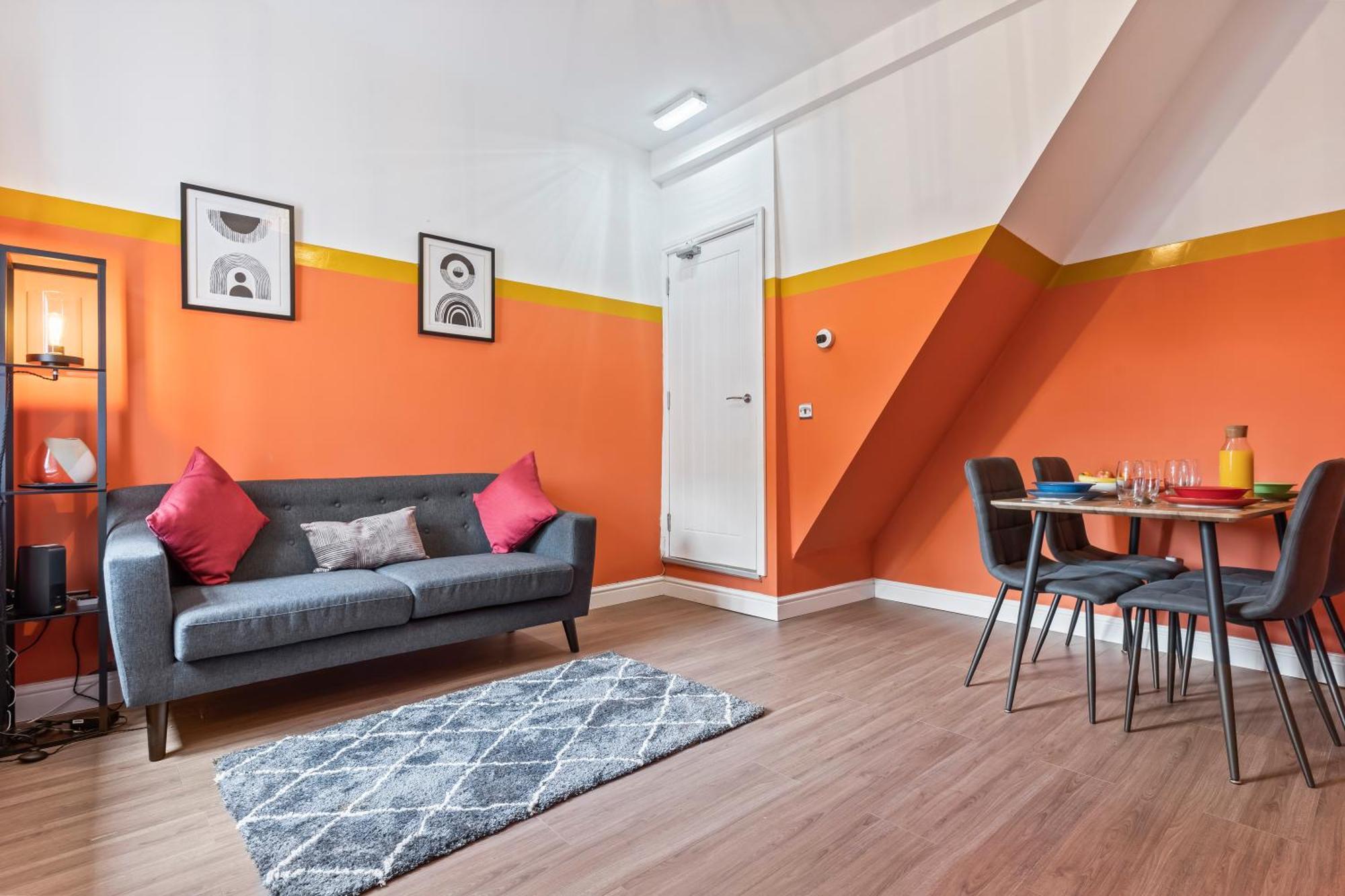 4 Bedroom, 2 Bath In Newcastle Town Centre Newcastle-under-Lyme Exterior foto