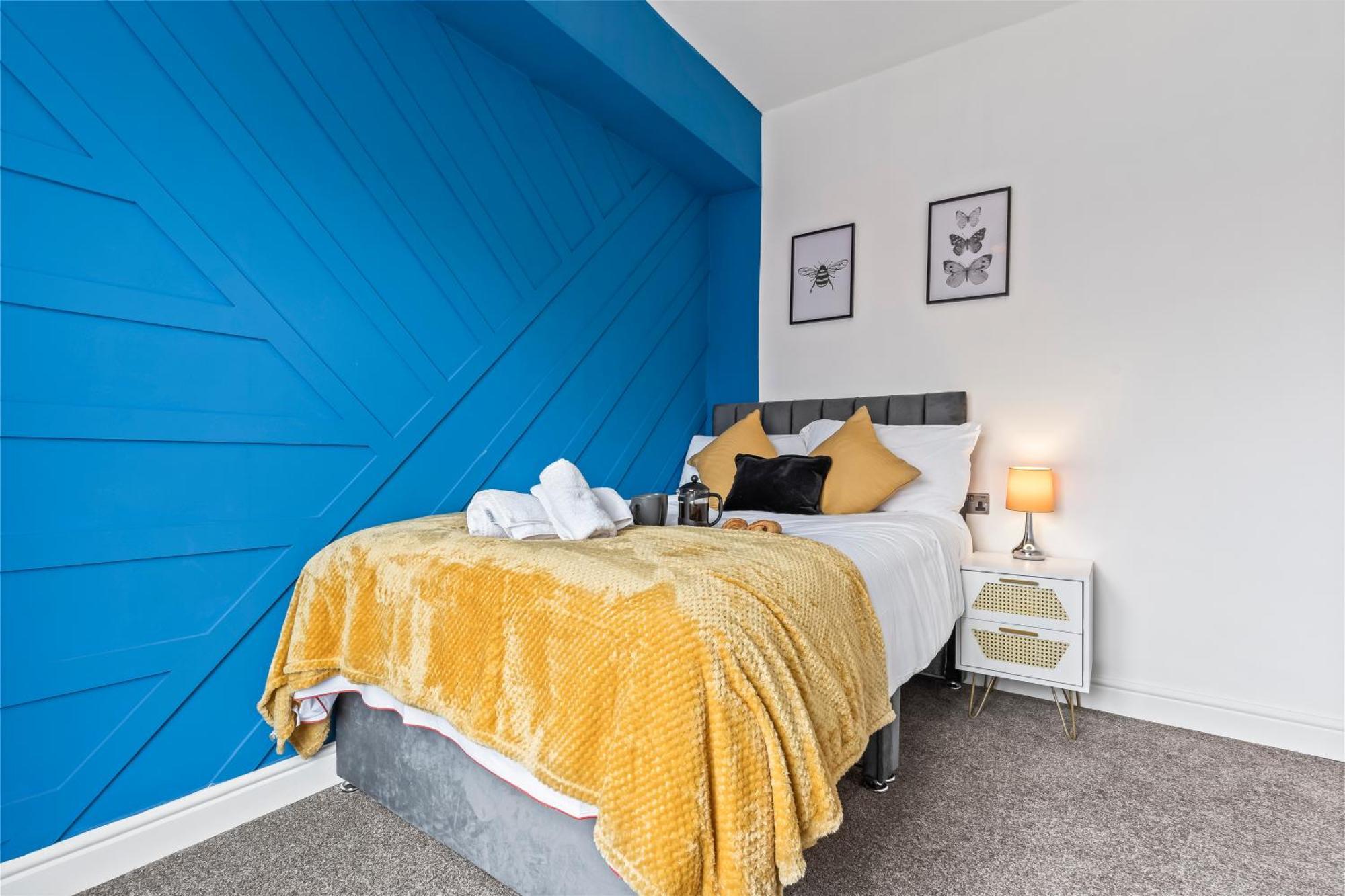 4 Bedroom, 2 Bath In Newcastle Town Centre Newcastle-under-Lyme Exterior foto